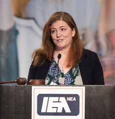 32987971803_e5509ee49b_m